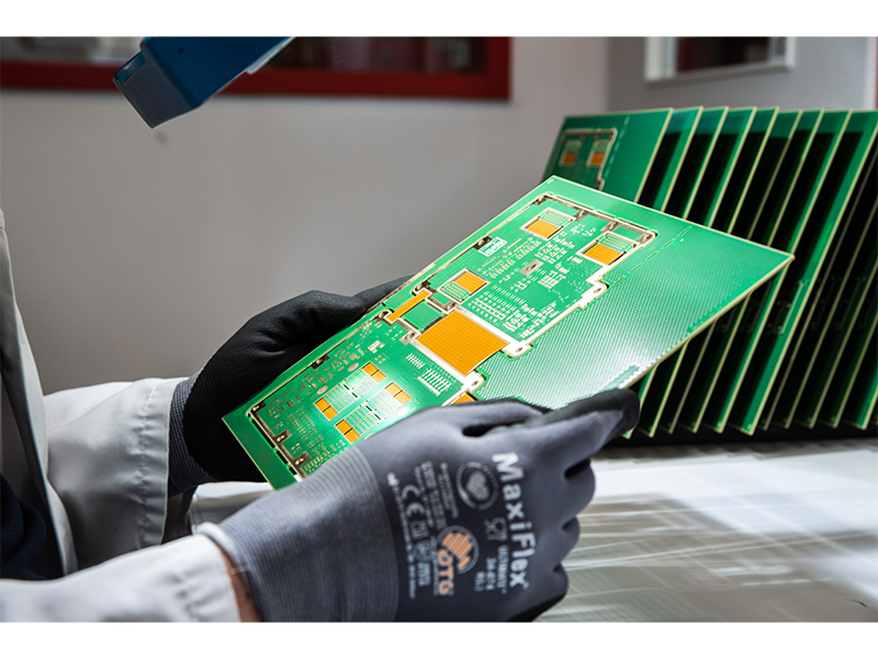 Printed circuit board in optical inspection