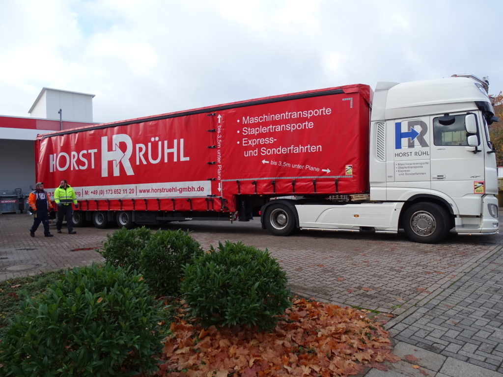 LKW von Spedition auf dem ILFA-Betriebsgelände